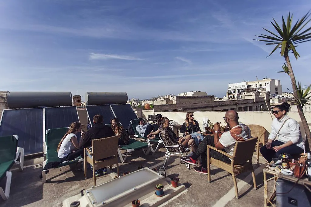 Granny'S Inn Hostel Sliema