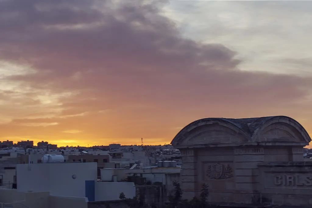 Granny'S Inn Hostel Sliema