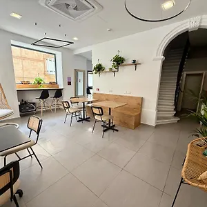 Hostal People & Places